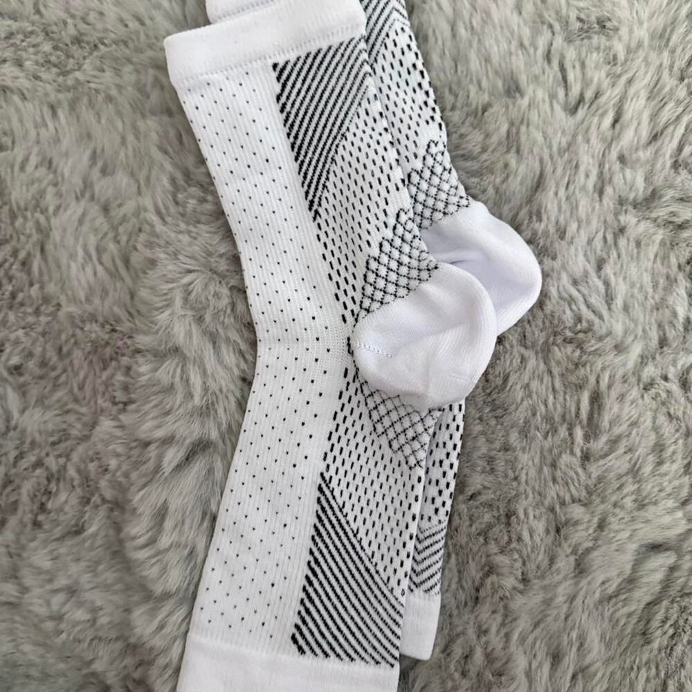 Women's Compression Socks White Black Stripes Dotted Athletic NWOT